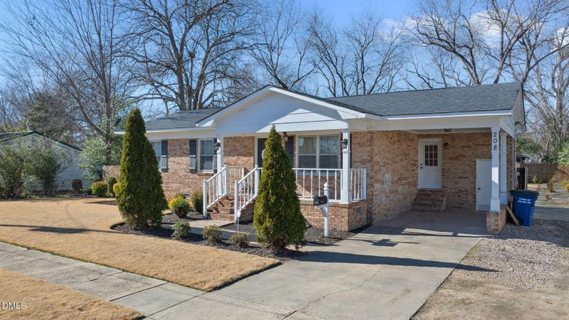 208 S Webb St, Selma, NC 27576