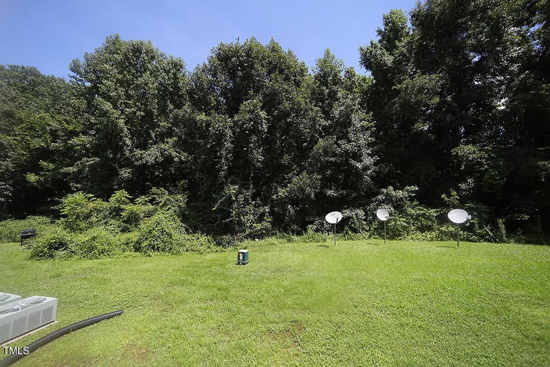 208 Wimbledon Ct, Clayton, NC 27520