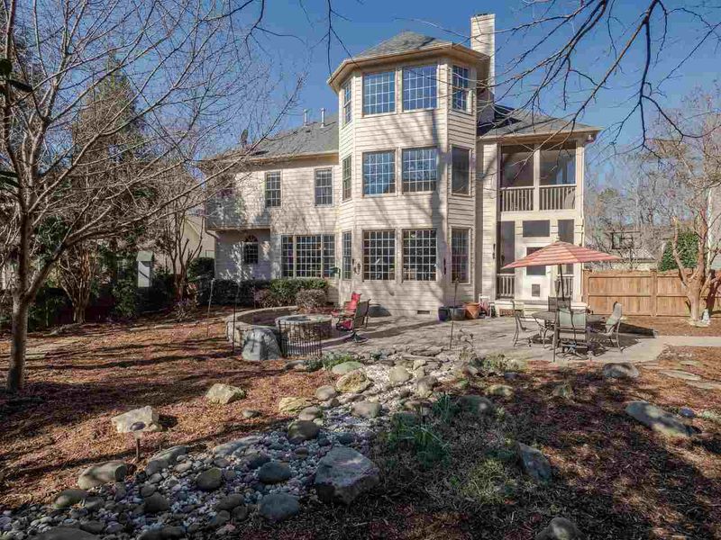 209 Arborhill Ln, Holly Springs, NC 27540