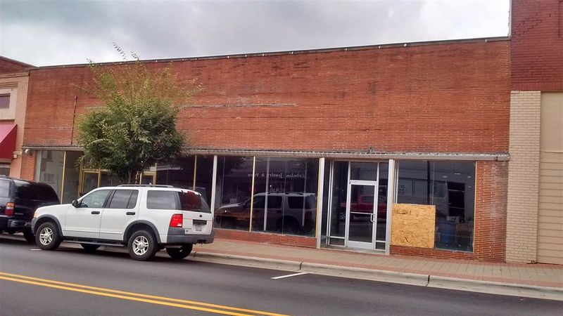 209 N Arendell Ave, Zebulon, NC 27597
