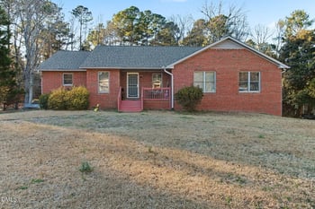 209 Arlington Cir, Sanford, NC 27330