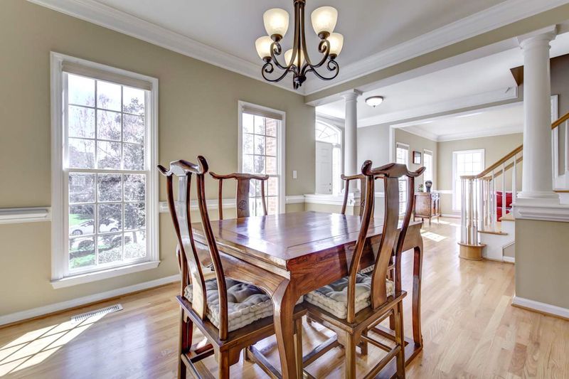 209 Asbill Ct, Cary, NC 27518