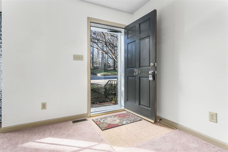 209 Bay Dr, Cary, NC 27511
