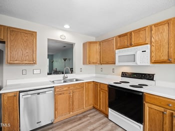 209 Climbing Ivy Ct, Cary, NC 27511