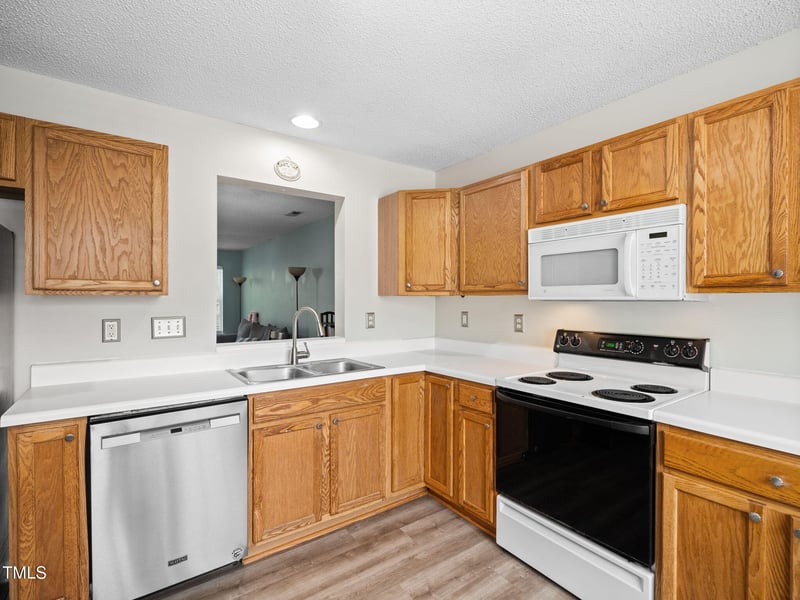 209 Climbing Ivy Ct, Cary, NC 27511