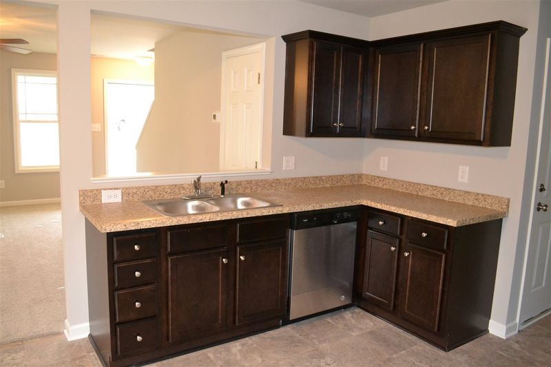 209 Crownside Dr, Four Oaks, NC 27524