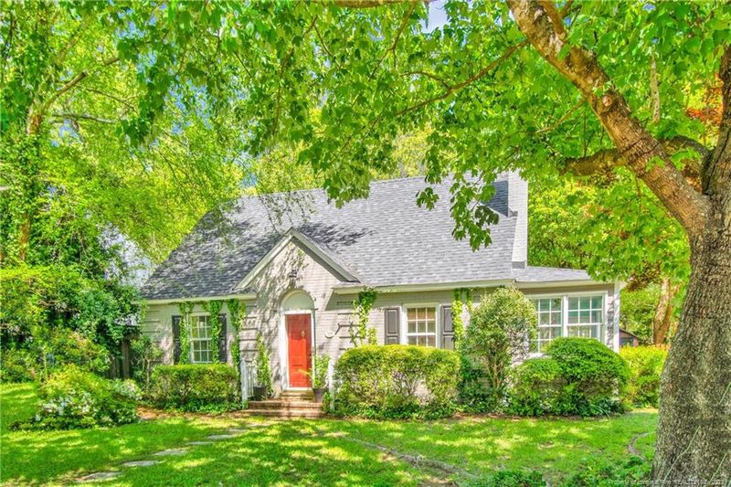209 Devane St, Fayetteville, NC 28305