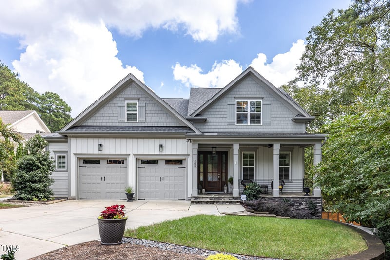 209 Dixon Ave, Cary, NC 27511
