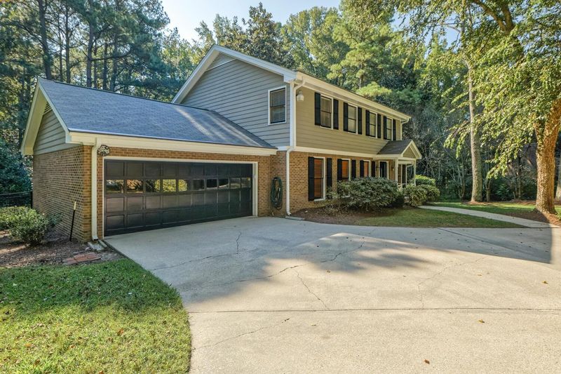 209 Dublin Woods Dr, Cary, NC 27513