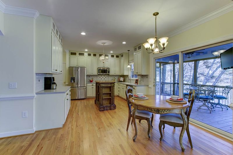 209 Duncan Hill Ct, Cary, NC 27518