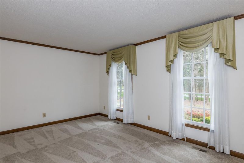209 Dunstable Ct, Raleigh, NC 27614