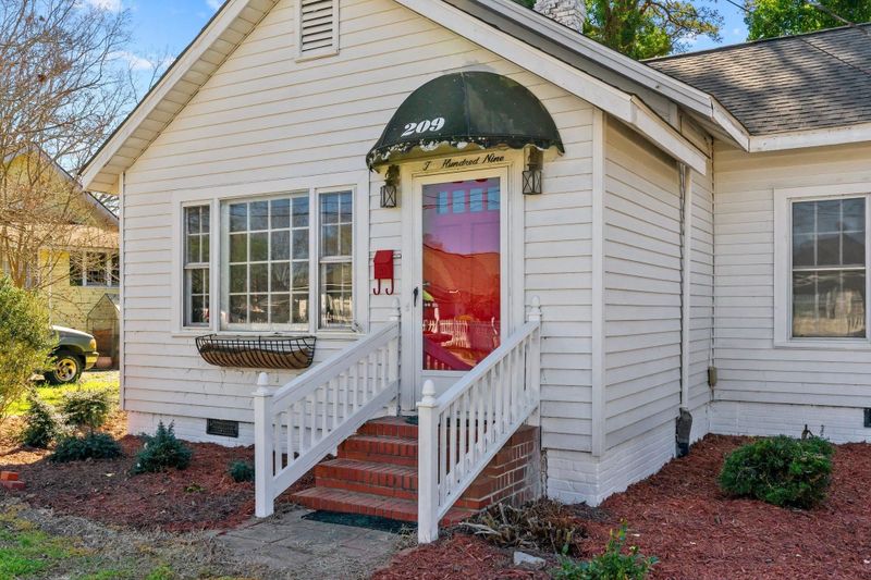 209 E E St, Erwin, NC 28339
