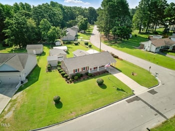 209 Eastwood Dr, Benson, NC 27504