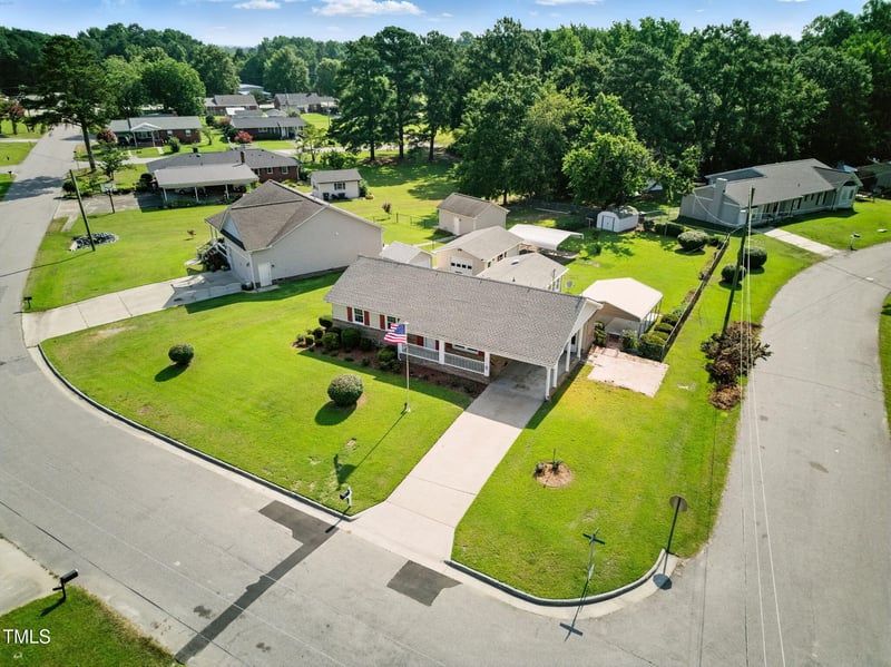 209 Eastwood Dr, Benson, NC 27504