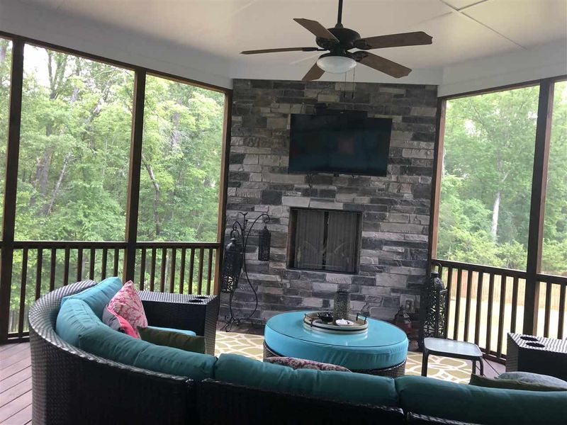 209 El Paso Ave, Durham, NC 27703