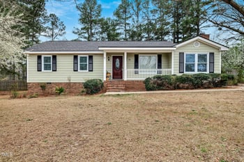 209 Falcon Ct, Clayton, NC 27520