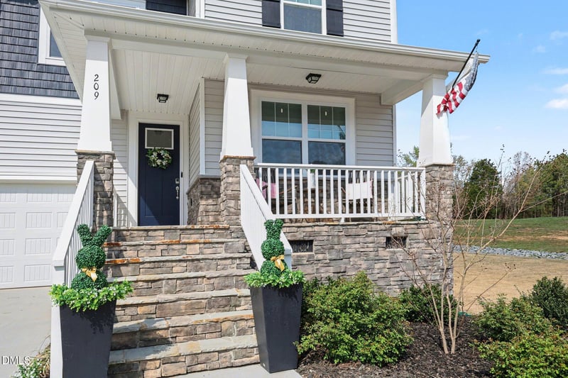 209 Fast Pitch Ln, Four Oaks, NC 27524