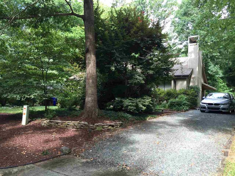209 Forbush Mountain Dr, Chapel Hill, NC 27514