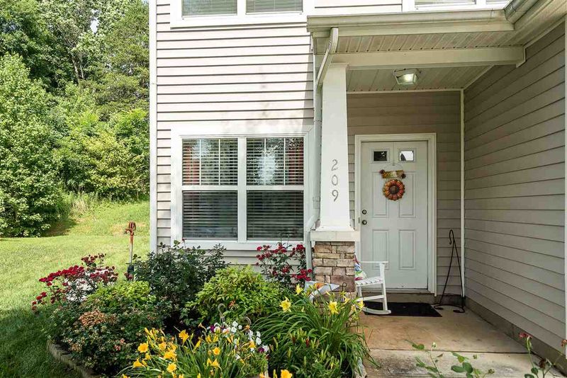 209 Goldfinch Ct, Mebane, NC 27302