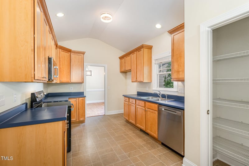 209 Homegate Cir, Apex, NC 27502