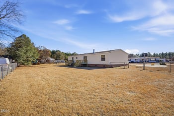 209 Huck Finn Ct, Hope Mills, NC 28348