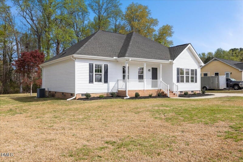 209 Hunters Farm Dr, Raleigh, NC 27603