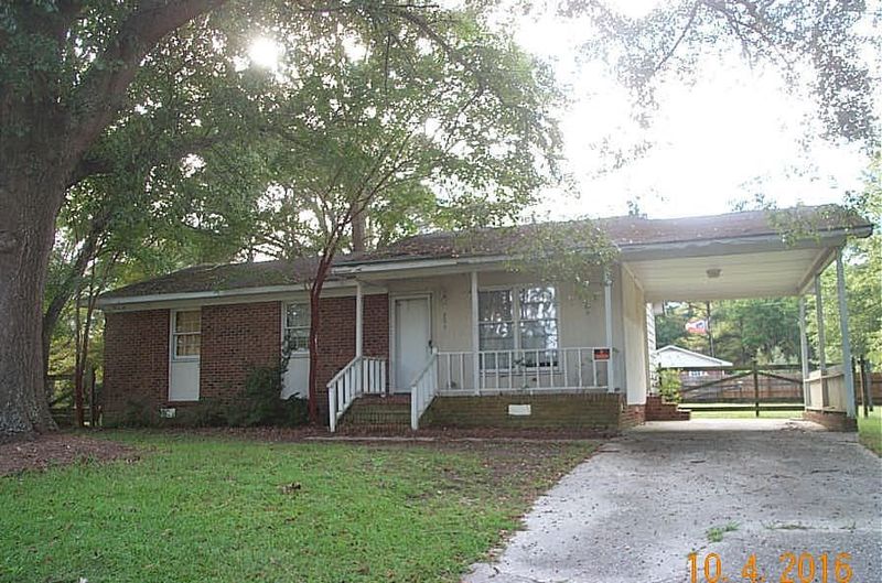 209 Laurelwood Dr, Smithfield, NC 27577