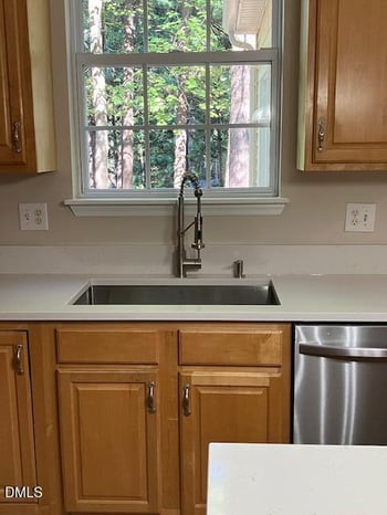 209 Leafgate Ct, Holly Springs, NC 27540