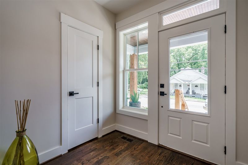 209 E Lee St, Raleigh, NC 27601
