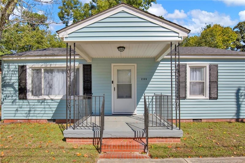 209 Lynn Ave, Fayetteville, NC 28301