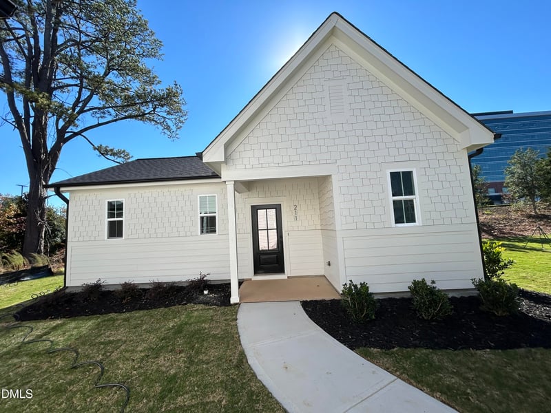 209 Maple Ave, Holly Springs, NC 27540