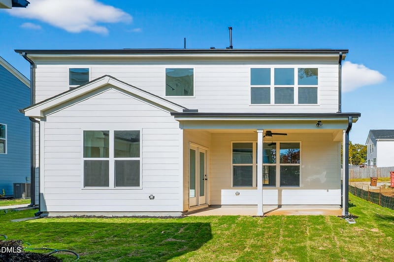 209 Maple Ave, Holly Springs, NC 27540