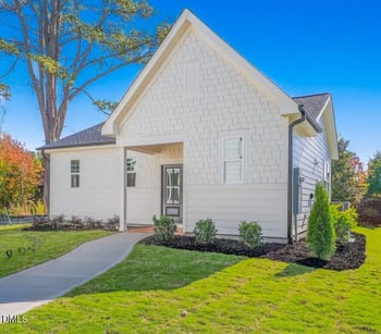 209 Maple Ave, Holly Springs, NC 27540