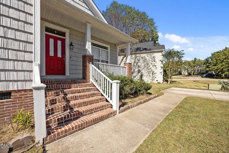 209 Mccarthy Dr, Clayton, NC 27527