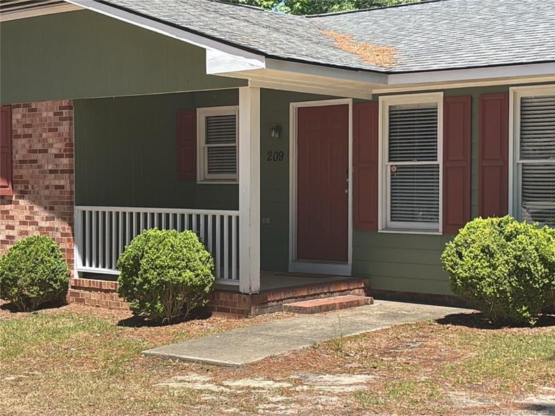 209 Mcpherson Church Rd, Fayetteville, NC 28303