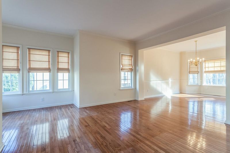 209 Moravia Ln, Cary, NC 27513