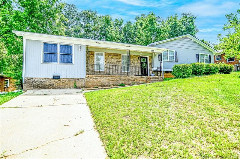 209 Murray Fork Dr, Fayetteville, NC 28314