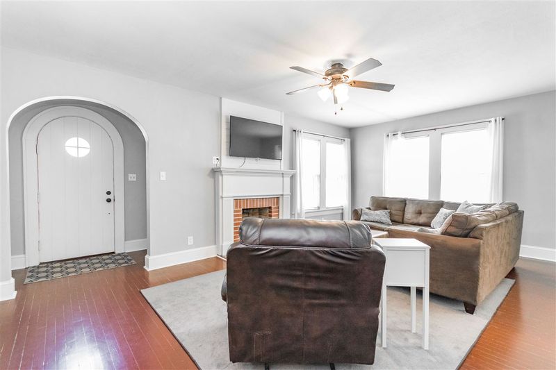 209 W North St, Zebulon, NC 27597