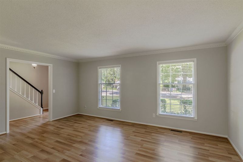 209 Northclift Dr, Raleigh, NC 27609