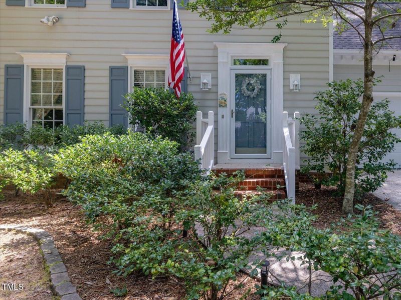 209 Parkmeadow Dr, Cary, NC 27519