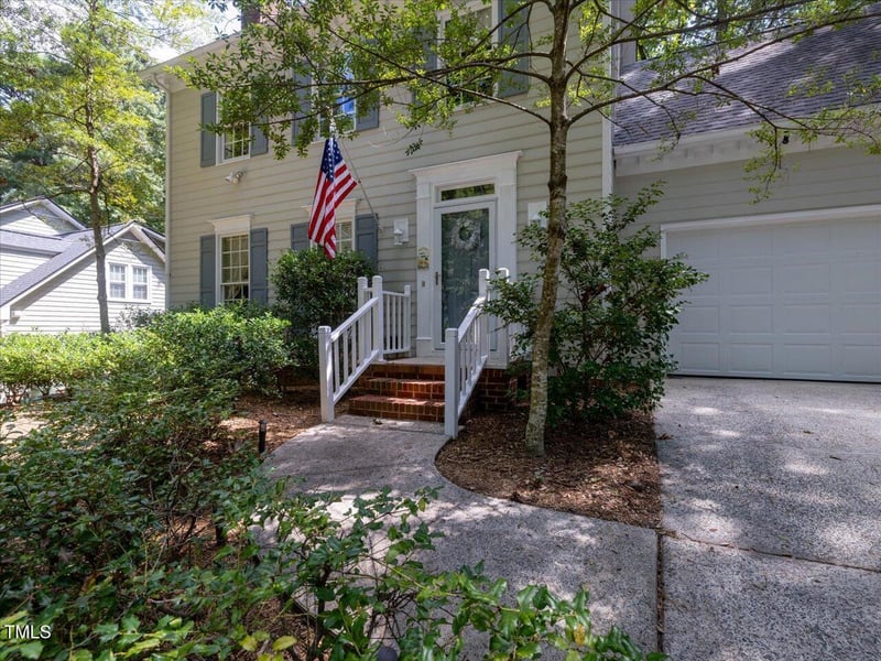 209 Parkmeadow Dr, Cary, NC 27519