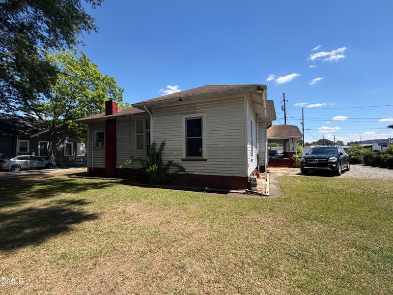 209 Pollock St, Selma, NC 27576
