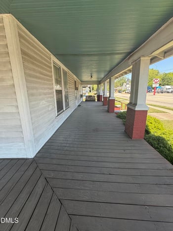 209 Pollock St, Selma, NC 27576