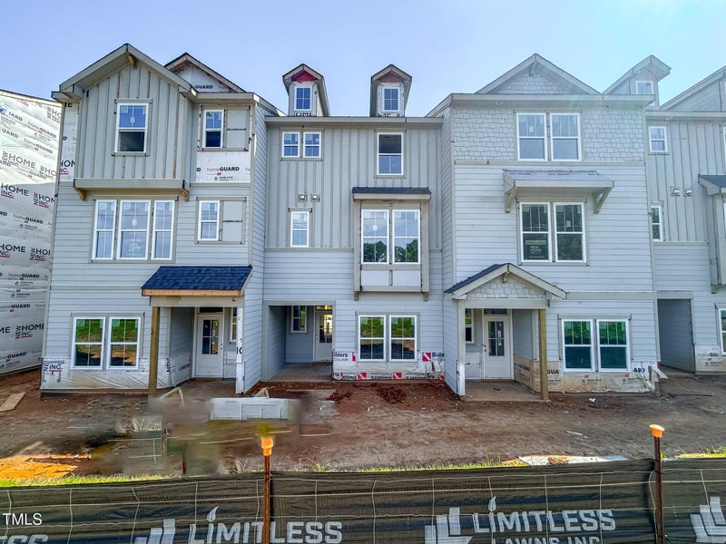 209 Pond View Ct, Fuquay Varina, NC 27526