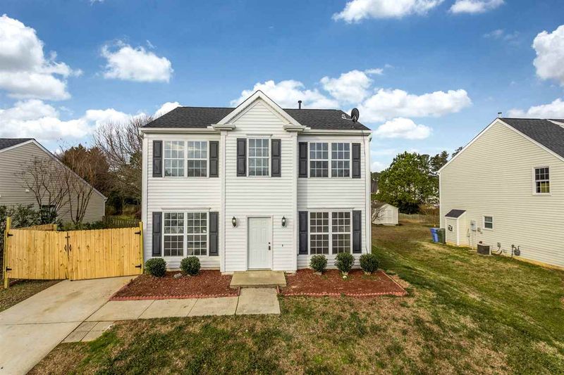 209 Purple Leaf Rd, Fuquay Varina, NC 27526