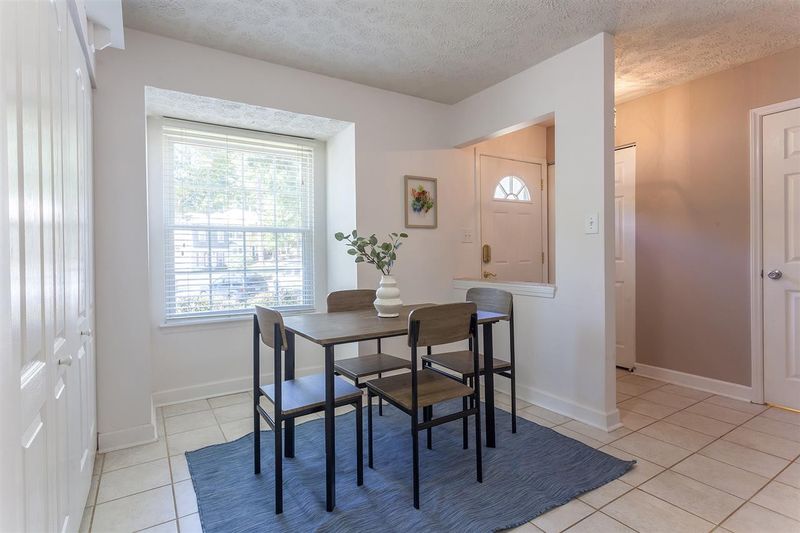 209 Rosebrooks Dr, Cary, NC 27513