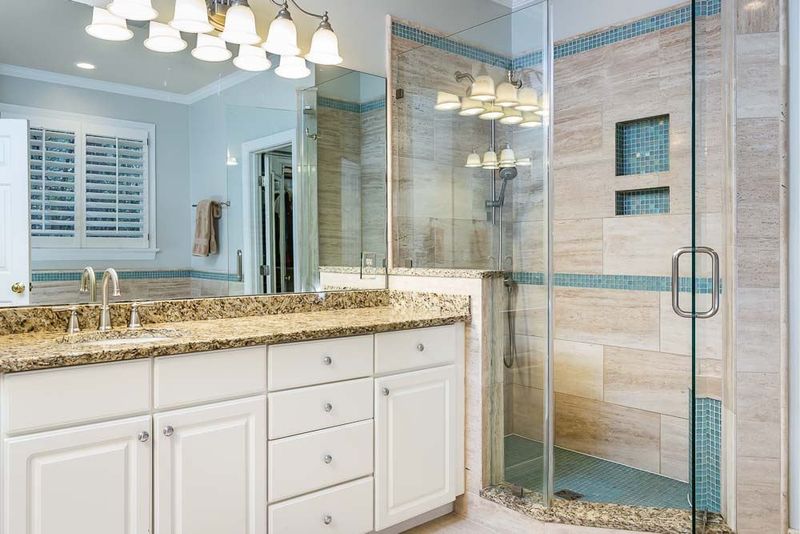 209 Sedgemoor Dr, Cary, NC 27513