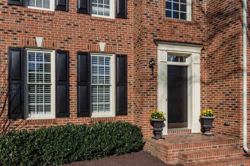 209 Serence Ct, Cary, NC 27518