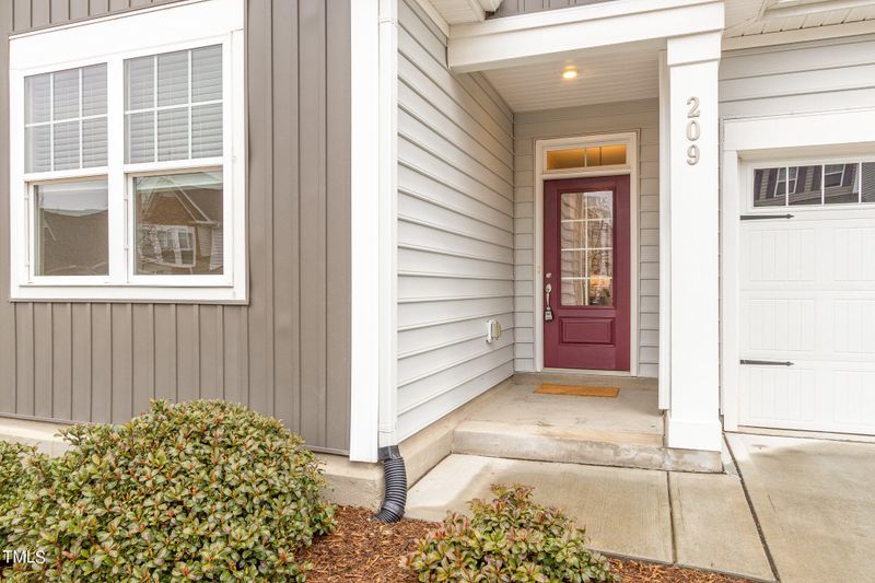 209 Silverhawk Ln, Durham, NC 27703