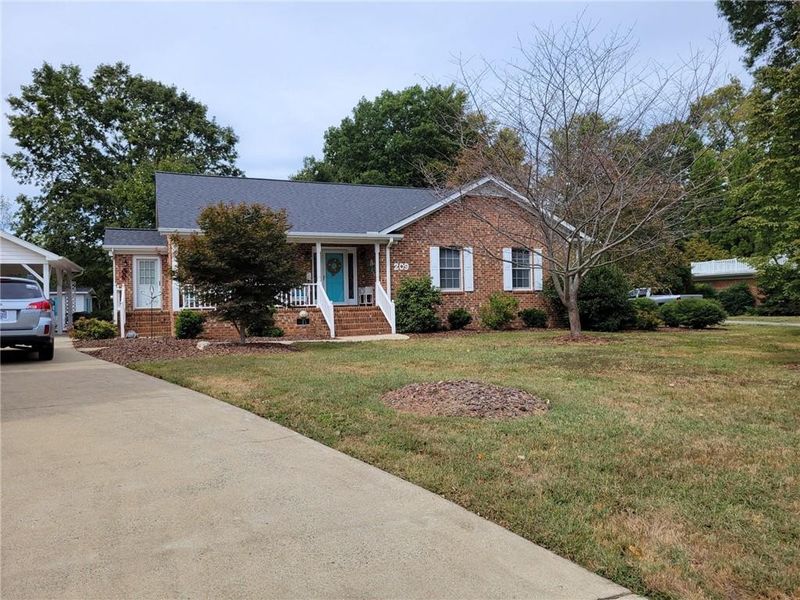 209 N Sixth St, Mebane, NC 27302